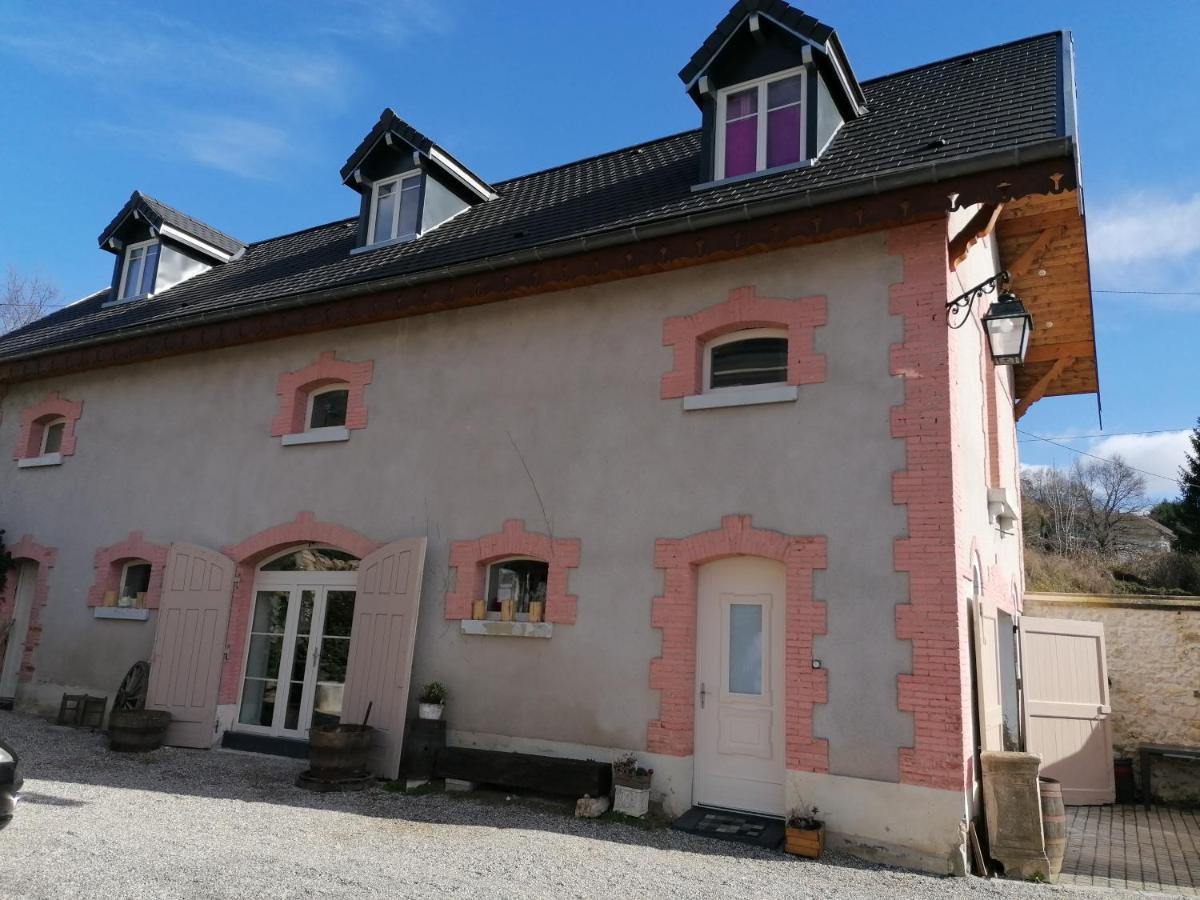 L'Annexe Du Chateau De Saint Genix Εξωτερικό φωτογραφία