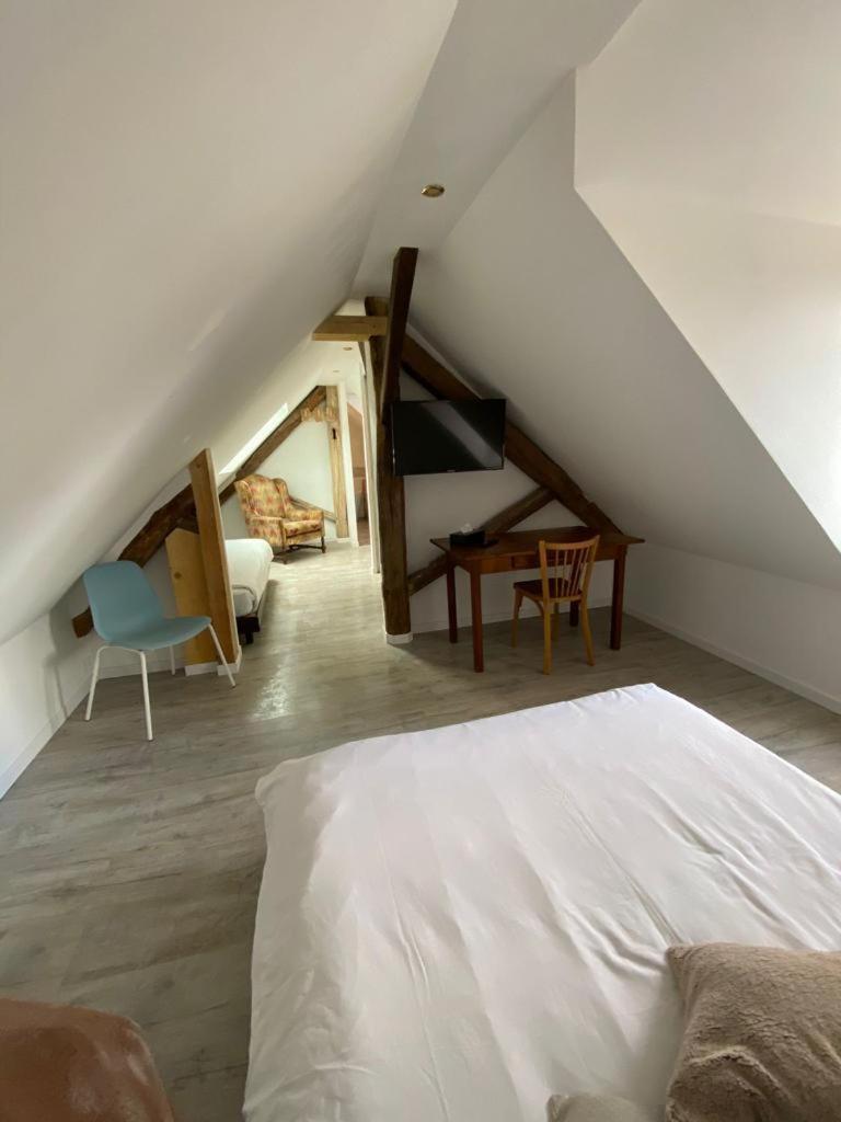 L'Annexe Du Chateau De Saint Genix Εξωτερικό φωτογραφία