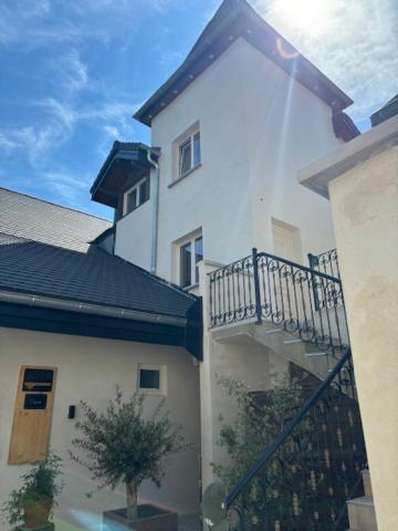 L'Annexe Du Chateau De Saint Genix Εξωτερικό φωτογραφία